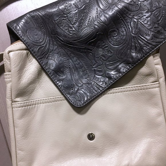 Vintage Conceal Carry Messenger Bag w/ Holster - Picture 2 of 13